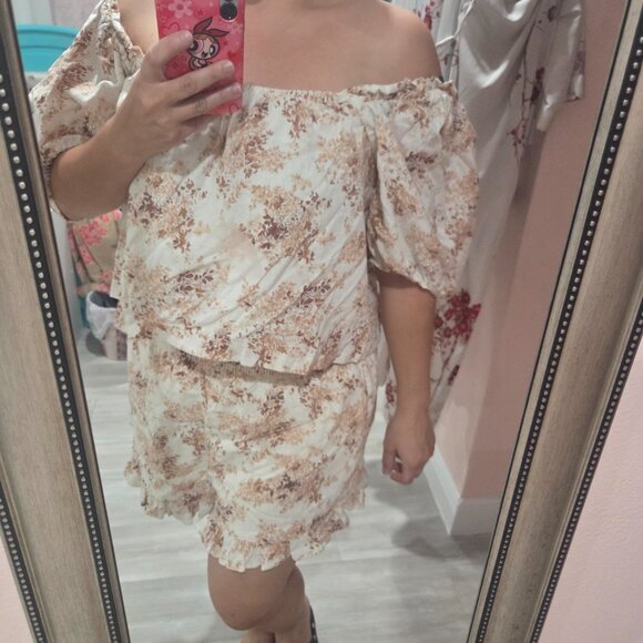 Abercrombie & Fitch matching top and shorts - Picture 5 of 13